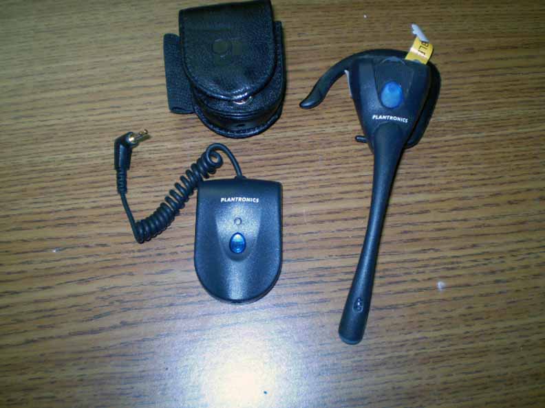 Plantronics M1500 BlueTooth Headset Cell Phone Adapter