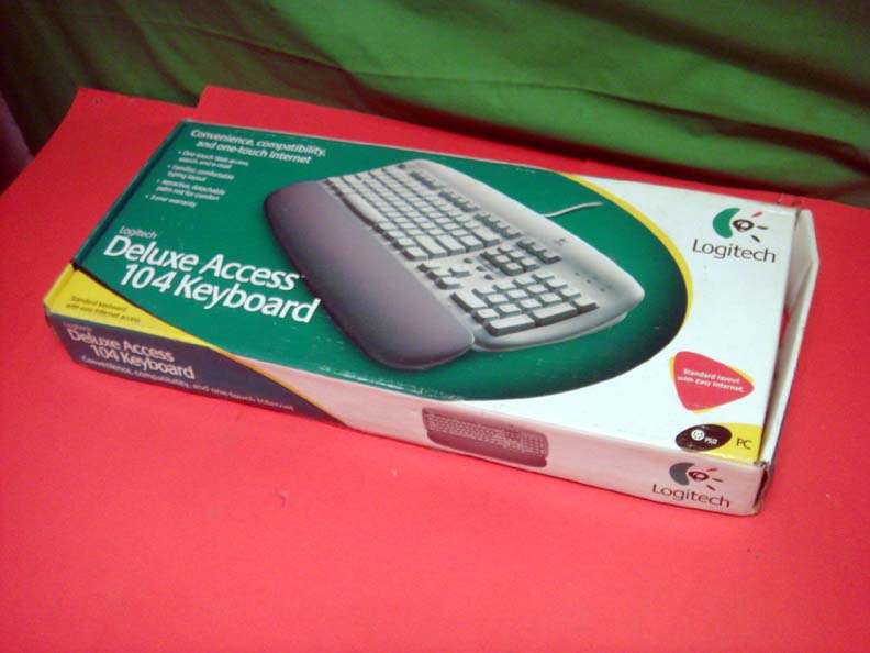 New Logitech Deluxe Access Multimedia Ps2 Oem Keyboard