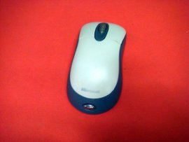 Microsoft Wireless Optical 1000 X09-68309 Scroll Mouse